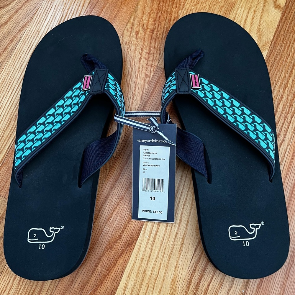 Vineyard Vines flip flops. NWT